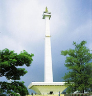 Karcher удалось вернуть 132-метровому монументу Monas в Джакарте идеальную чистоту. 