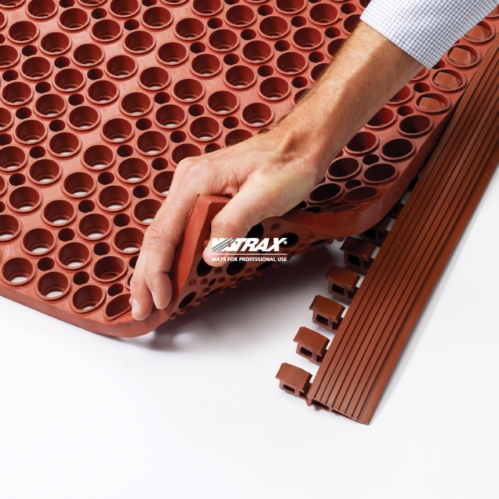 Кант для покрытия San-Eze II, рулон 9,5 м, красный