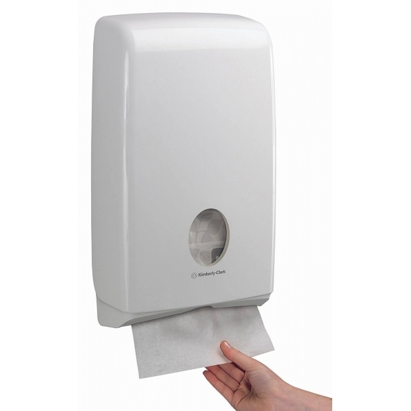 Диспенсер Aquarius™  компактный для бумажных полотенец в пачках Slimfold 5856